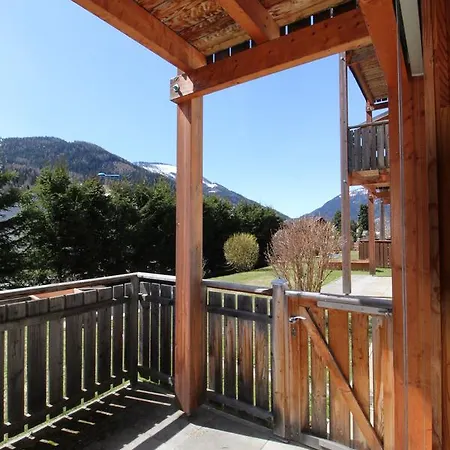 Clara Garden With Mountain View Apartmán *